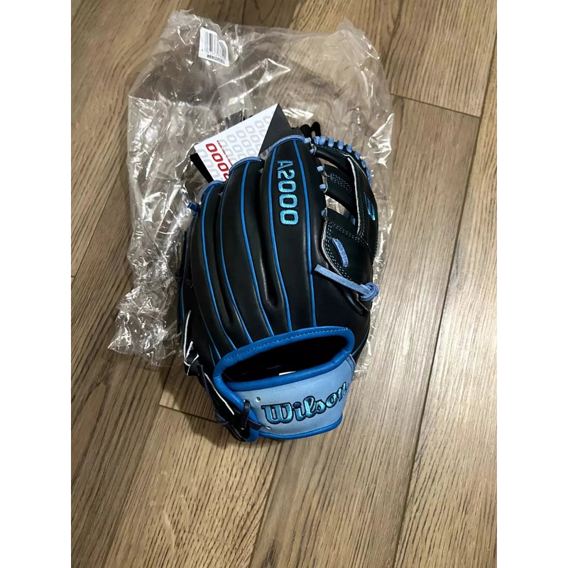 Wilson A2000 G4 11.5 Baseball Glove