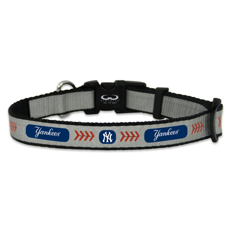 Gamewear New York Yankees Reflective Baseball Pet Collar Size Toy